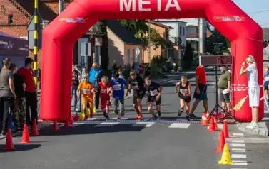 XVIII Og&oacute;lnopolski Bieg Szlakiem 3 Wież - Owocowe Biegi Uliczne Dzieci i Młodzieży 11