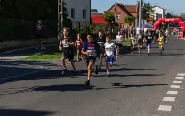 XVIII Og&oacute;lnopolski Bieg Szlakiem 3 Wież - Owocowe Biegi Uliczne Dzieci i Młodzieży 41