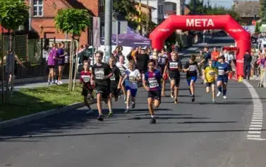 XVIII Og&oacute;lnopolski Bieg Szlakiem 3 Wież - Owocowe Biegi Uliczne Dzieci i Młodzieży 42