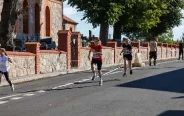 XVIII Og&oacute;lnopolski Bieg Szlakiem 3 Wież - Owocowe Biegi Uliczne Dzieci i Młodzieży 49