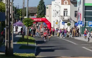 XVIII Og&oacute;lnopolski Bieg Szlakiem 3 Wież - Owocowe Biegi Uliczne Dzieci i Młodzieży 57