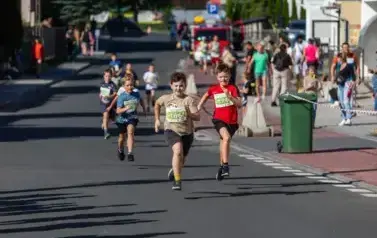 XVIII Og&oacute;lnopolski Bieg Szlakiem 3 Wież - Owocowe Biegi Uliczne Dzieci i Młodzieży 58