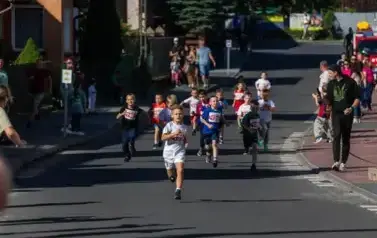 XVIII Og&oacute;lnopolski Bieg Szlakiem 3 Wież - Owocowe Biegi Uliczne Dzieci i Młodzieży 70