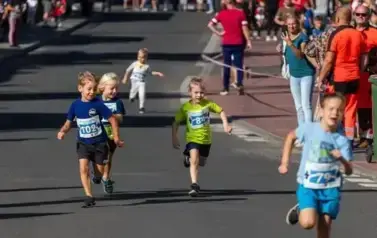 XVIII Og&oacute;lnopolski Bieg Szlakiem 3 Wież - Owocowe Biegi Uliczne Dzieci i Młodzieży 80