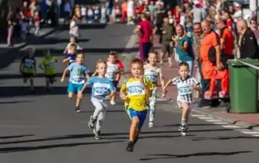 XVIII Og&oacute;lnopolski Bieg Szlakiem 3 Wież - Owocowe Biegi Uliczne Dzieci i Młodzieży 83