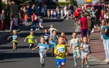 XVIII Og&oacute;lnopolski Bieg Szlakiem 3 Wież - Owocowe Biegi Uliczne Dzieci i Młodzieży 84