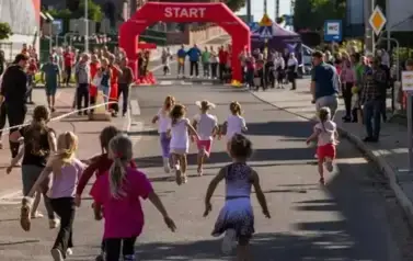 XVIII Og&oacute;lnopolski Bieg Szlakiem 3 Wież - Owocowe Biegi Uliczne Dzieci i Młodzieży 92