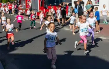 XVIII Og&oacute;lnopolski Bieg Szlakiem 3 Wież - Owocowe Biegi Uliczne Dzieci i Młodzieży 94