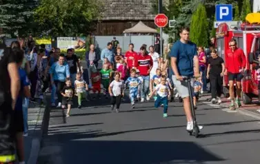 XVIII Og&oacute;lnopolski Bieg Szlakiem 3 Wież - Owocowe Biegi Uliczne Dzieci i Młodzieży 100