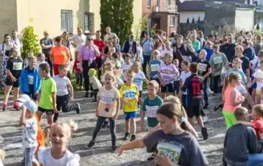 XVIII Og&oacute;lnopolski Bieg Szlakiem 3 Wież - Owocowe Biegi Uliczne Dzieci i Młodzieży 242