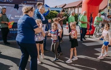 XIX Og&oacute;lnopolski Ekologiczny Bieg Krainy 3. Wież nad Borami &ndash; Owocowe Biegi Uliczne Dzieci i Młodzieży 3