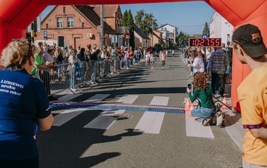 XIX Og&oacute;lnopolski Ekologiczny Bieg Krainy 3. Wież nad Borami &ndash; Owocowe Biegi Uliczne Dzieci i Młodzieży 7