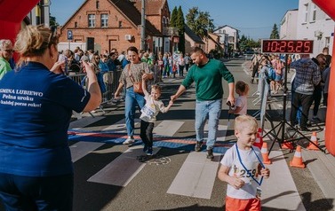 XIX Og&oacute;lnopolski Ekologiczny Bieg Krainy 3. Wież nad Borami &ndash; Owocowe Biegi Uliczne Dzieci i Młodzieży 9