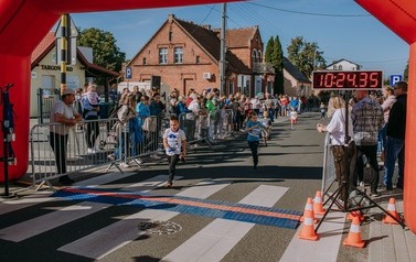 XIX Og&oacute;lnopolski Ekologiczny Bieg Krainy 3. Wież nad Borami &ndash; Owocowe Biegi Uliczne Dzieci i Młodzieży 17