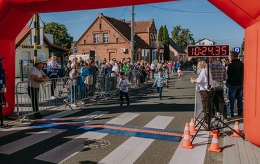 XIX Og&oacute;lnopolski Ekologiczny Bieg Krainy 3. Wież nad Borami &ndash; Owocowe Biegi Uliczne Dzieci i Młodzieży 18