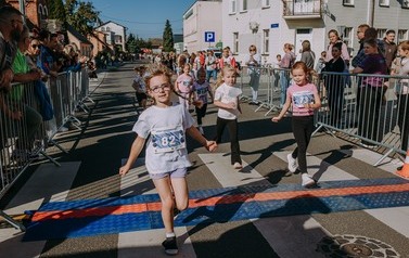 XIX Og&oacute;lnopolski Ekologiczny Bieg Krainy 3. Wież nad Borami &ndash; Owocowe Biegi Uliczne Dzieci i Młodzieży 47