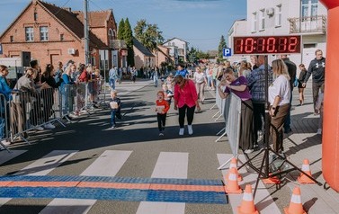 XIX Og&oacute;lnopolski Ekologiczny Bieg Krainy 3. Wież nad Borami &ndash; Owocowe Biegi Uliczne Dzieci i Młodzieży 58