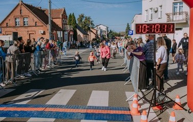 XIX Og&oacute;lnopolski Ekologiczny Bieg Krainy 3. Wież nad Borami &ndash; Owocowe Biegi Uliczne Dzieci i Młodzieży 59