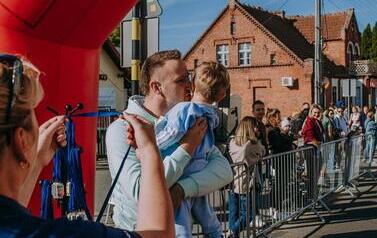 XIX Og&oacute;lnopolski Ekologiczny Bieg Krainy 3. Wież nad Borami &ndash; Owocowe Biegi Uliczne Dzieci i Młodzieży 100