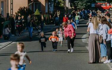 XIX Og&oacute;lnopolski Ekologiczny Bieg Krainy 3. Wież nad Borami &ndash; Owocowe Biegi Uliczne Dzieci i Młodzieży 233