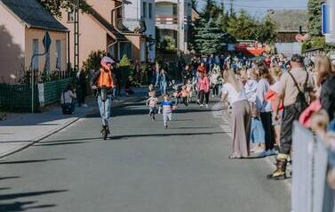 XIX Og&oacute;lnopolski Ekologiczny Bieg Krainy 3. Wież nad Borami &ndash; Owocowe Biegi Uliczne Dzieci i Młodzieży 235