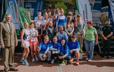 XIX Bieg Krainy 3. Wież nad Borami - wręczanie puchar&oacute;w i nagr&oacute;d 3
