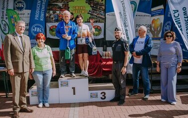 XIX Bieg Krainy 3. Wież nad Borami - wręczanie puchar&oacute;w i nagr&oacute;d 4