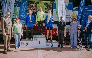 XIX Bieg Krainy 3. Wież nad Borami - wręczanie puchar&oacute;w i nagr&oacute;d 8