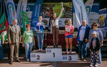 XIX Bieg Krainy 3. Wież nad Borami - wręczanie puchar&oacute;w i nagr&oacute;d 18